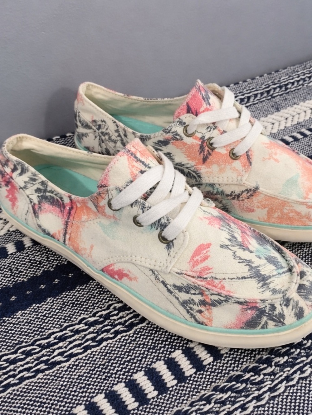 ❌SOLD❌ Reef Floral Palm Boat Shoes 🌴 Women’s 7.5 Casual Lace-Up Sneakers